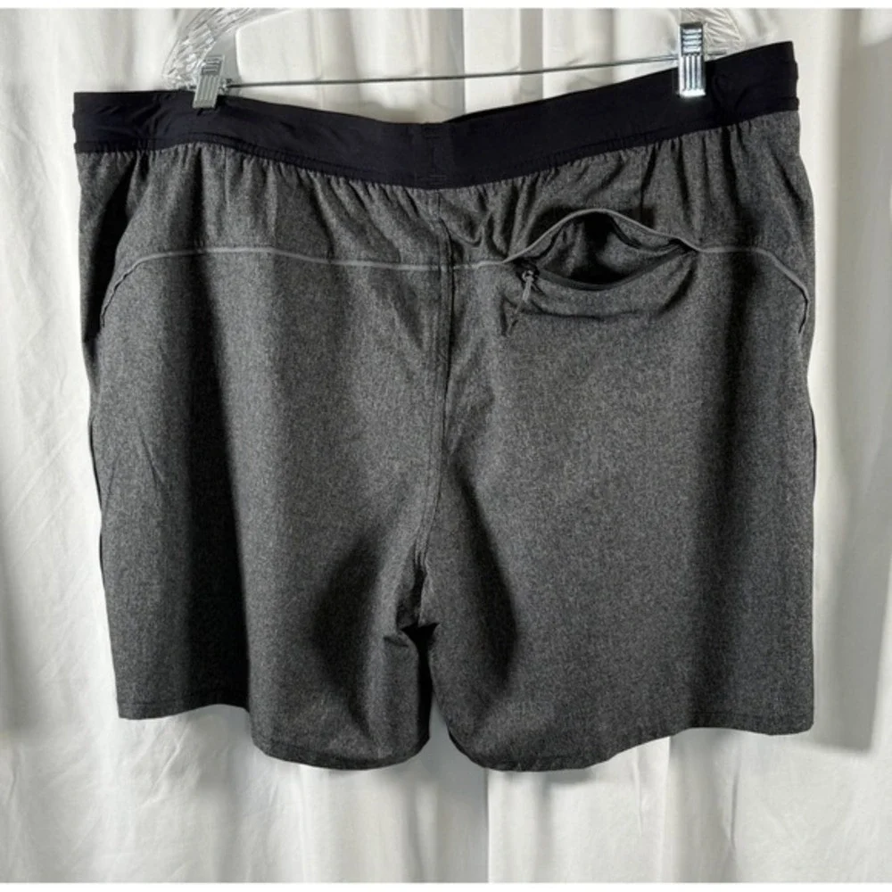 Under Armour Loose Fit Athletic Shorts Gray Heather XXL Beach Resortwear 87-26‎